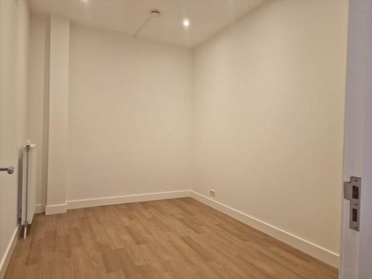 Apartment with Garden and AC in The Hague - Image 9