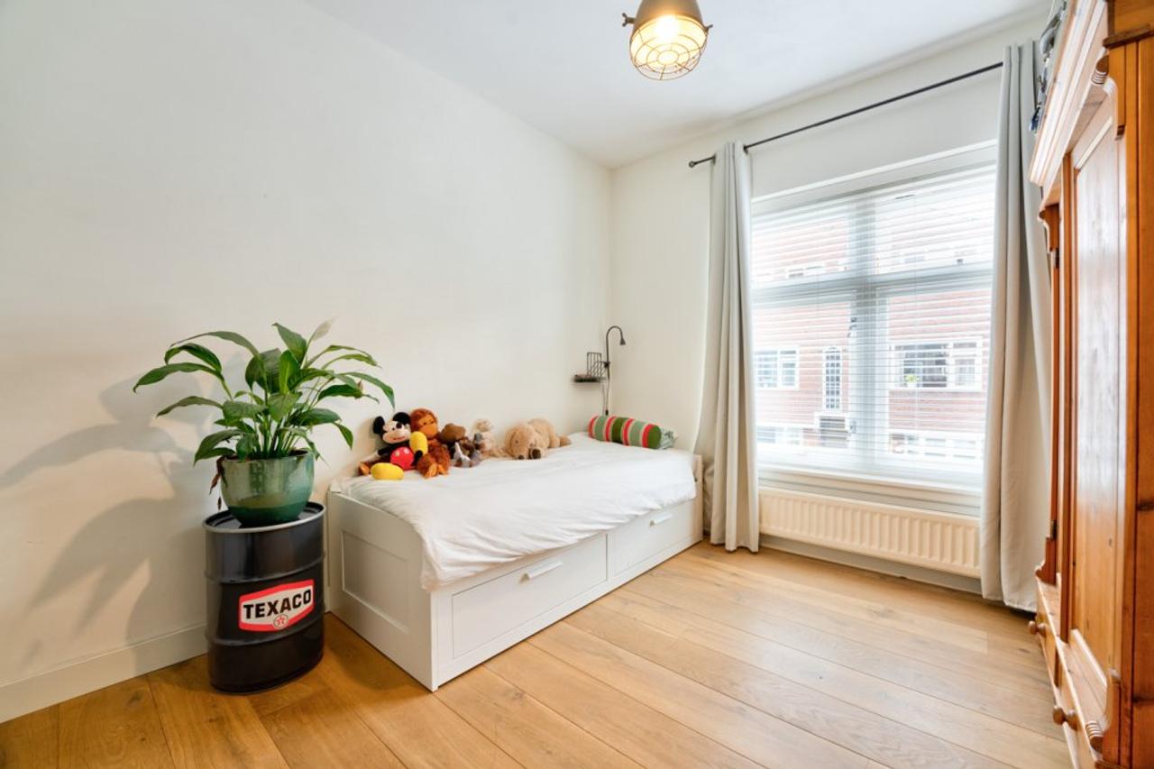 2-Bedroom Home with Garden in Groningen - Image 7