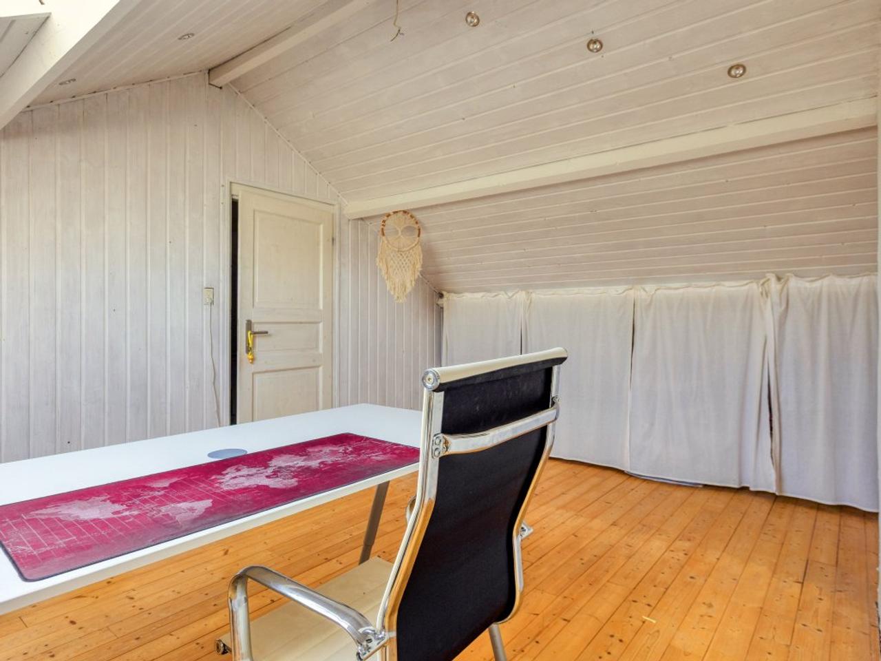 161 m² family home with garden and garage - Image 19