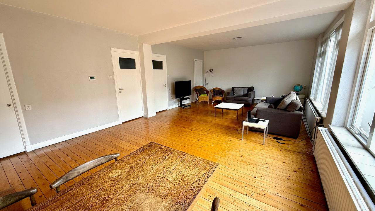 Furnished 3-room apartment with balcony - Image 3
