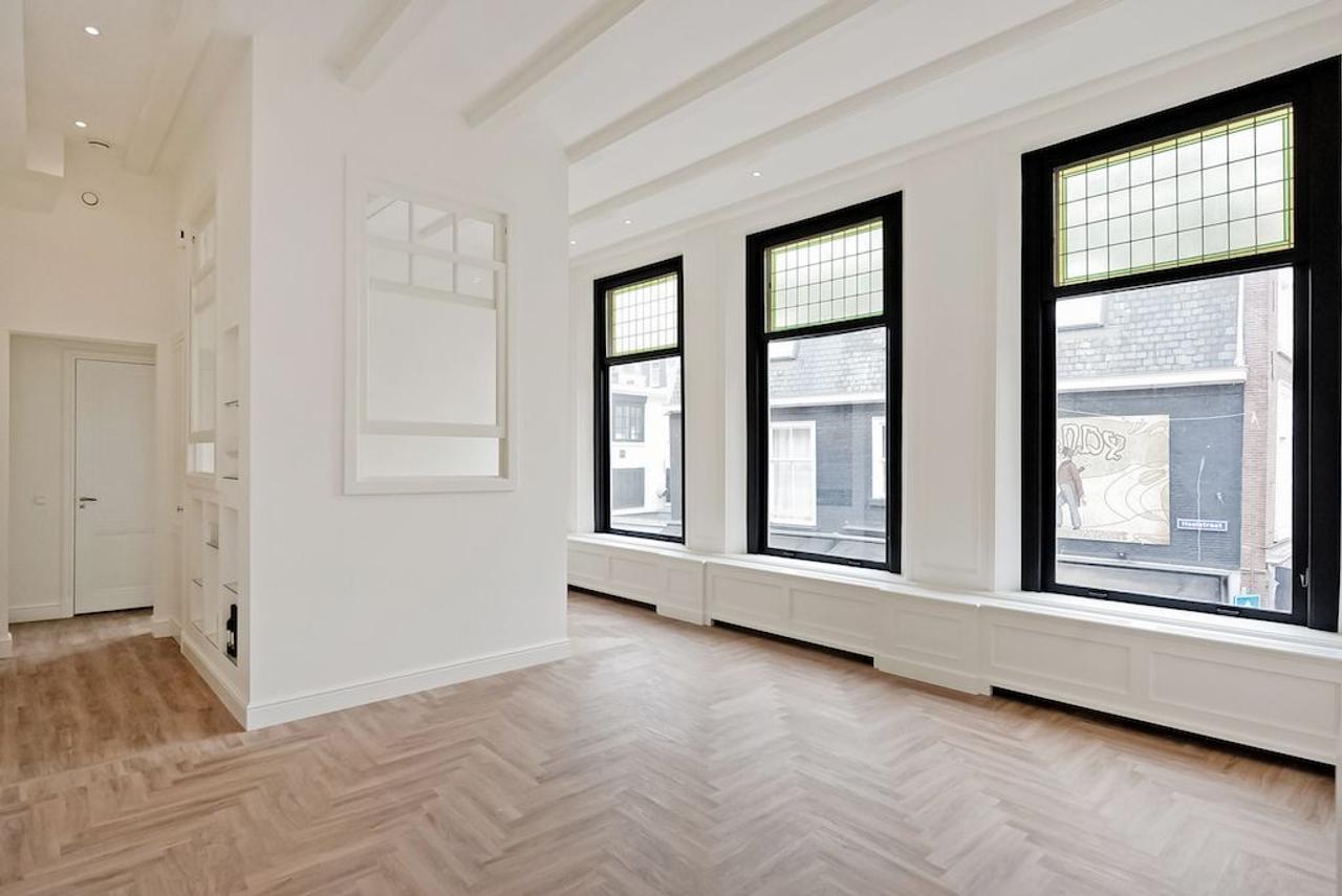 80 m² Corner Apartment on Denneweg - Image 1