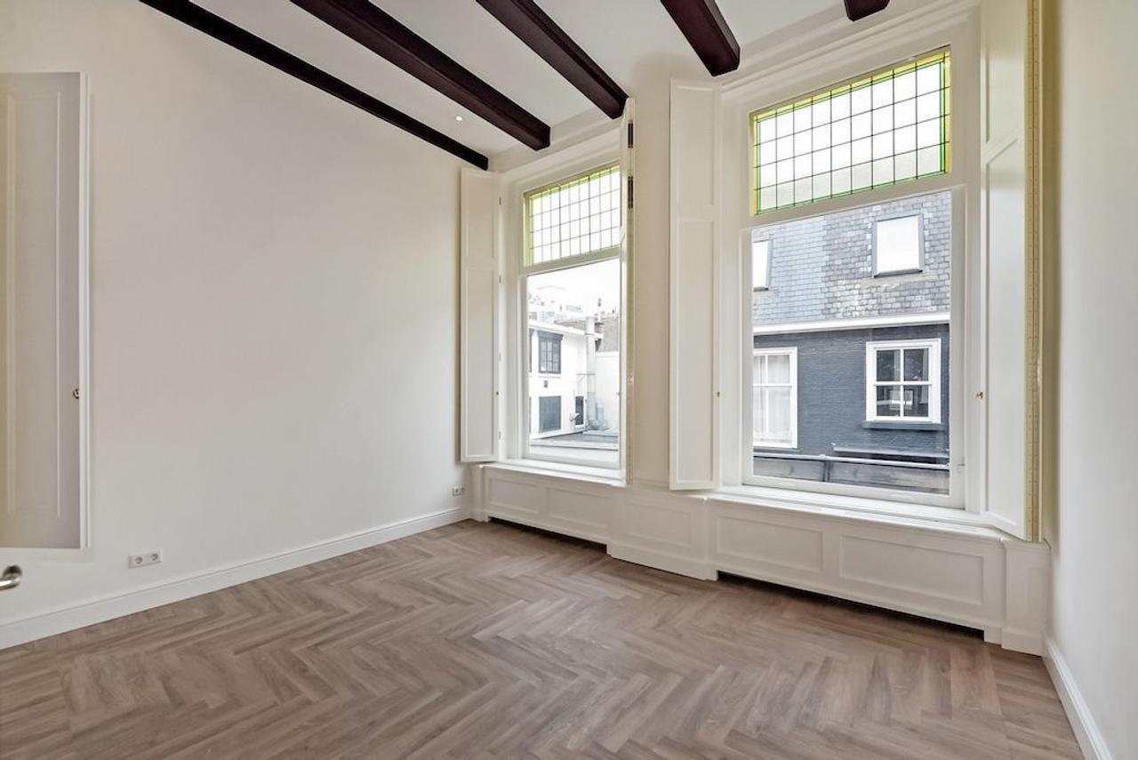 80 m² Corner Apartment on Denneweg - Image 12