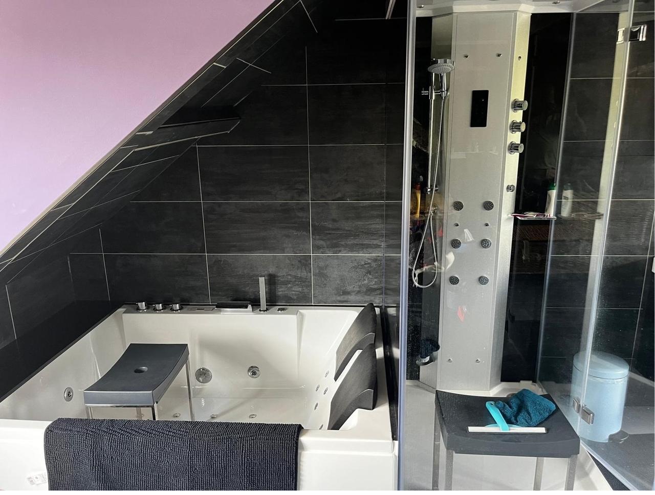 Furnished Mid-Terrace Home near Hilversum Station - Image 11