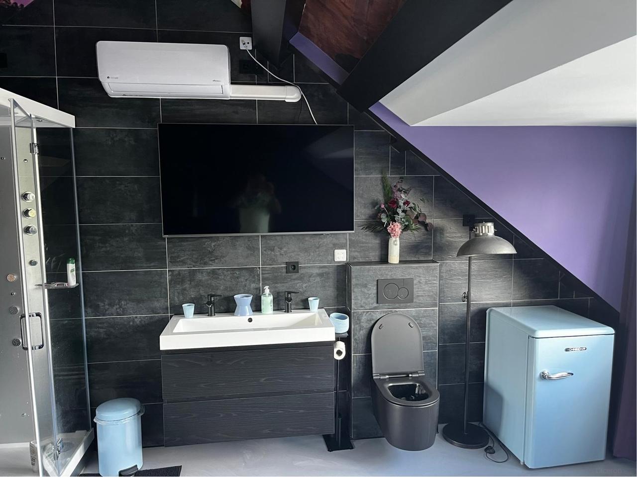 Furnished Mid-Terrace Home near Hilversum Station - Image 12