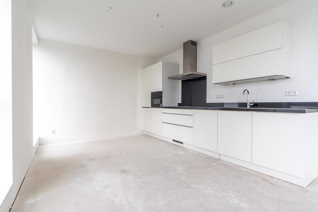 58 m² apartment with sunny balcony - Image 4