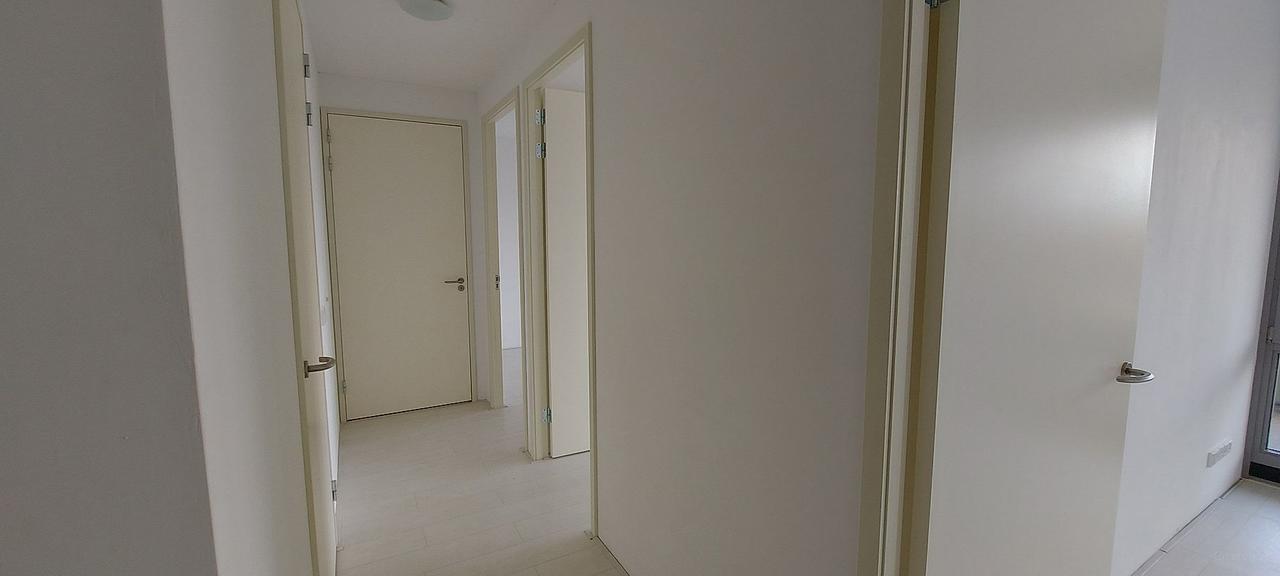 96 m² apartment with balcony in Belcrum - Image 2