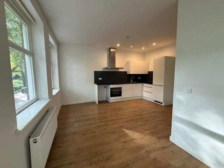 Licht 3-kamerappartement met balkon in De Baarsjes - Afbeelding 3