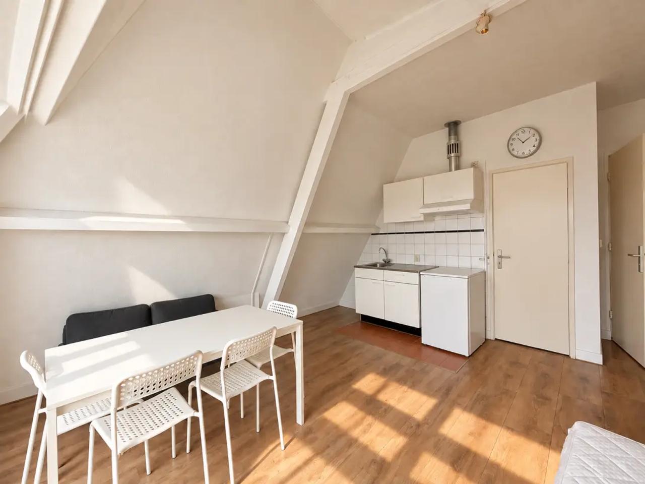 Student studio on Weimarstraat - Image 3