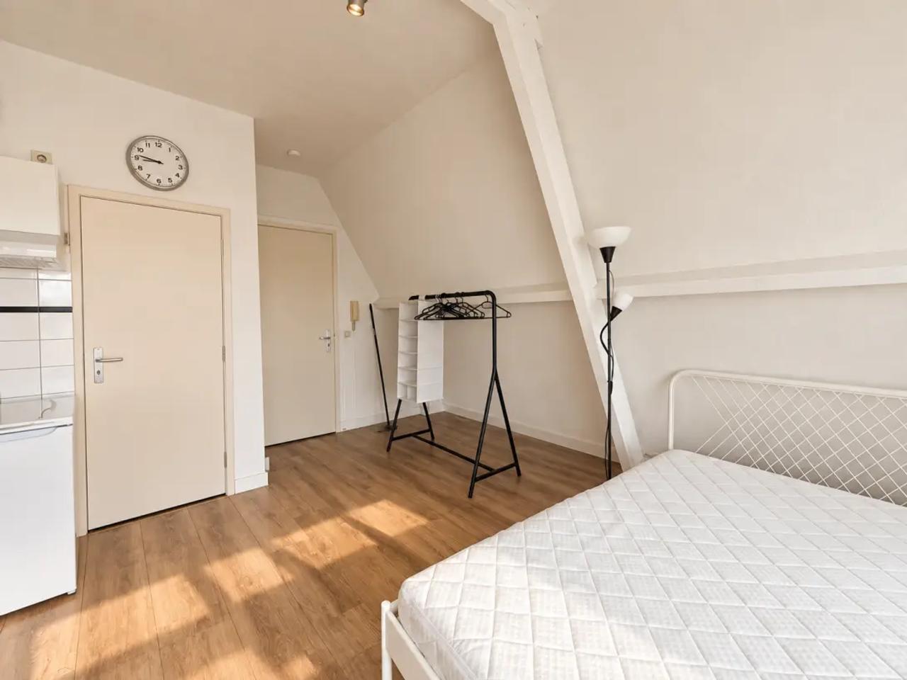 Student studio on Weimarstraat - Image 4