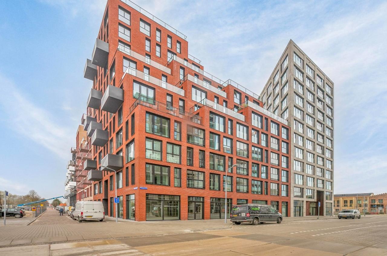 Gemeubileerd 3-kamerappartement met balkon - Afbeelding 1