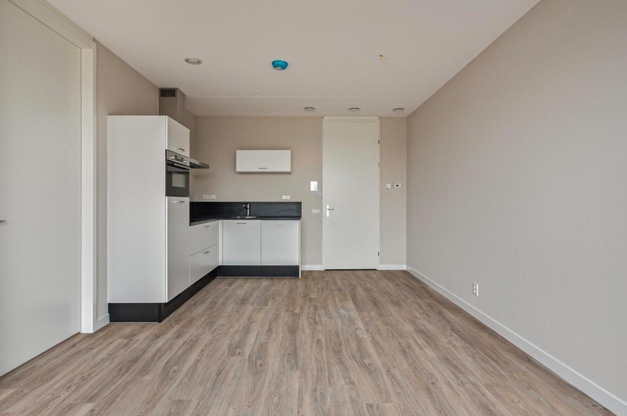 Gemeubileerd 3-kamerappartement met balkon - Afbeelding 8