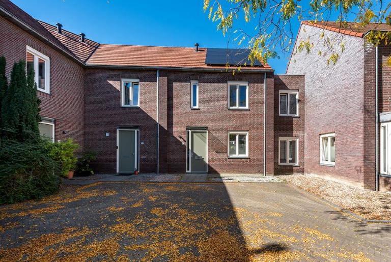 Mid-terrace house with garage in De Kakert - Image 4