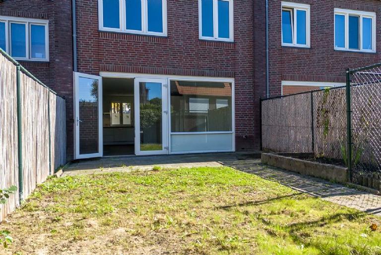 Mid-terrace house with garage in De Kakert - Image 20