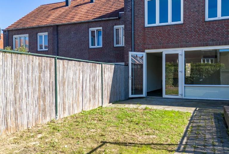 Mid-terrace house with garage in De Kakert - Image 21