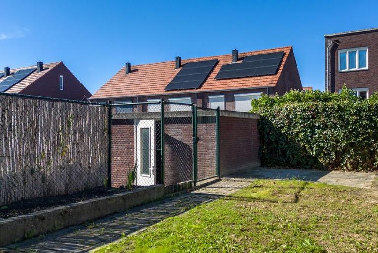 Mid-terrace house with garage in De Kakert - Image 22
