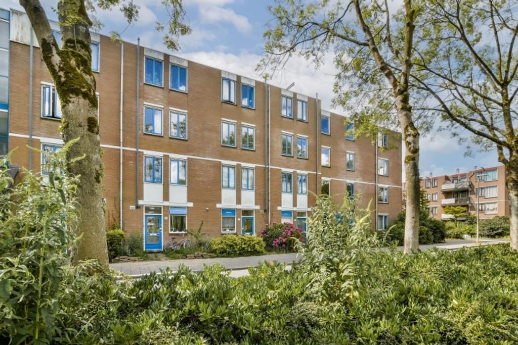 Licht 3-slaapkamerappartement met balkon - Afbeelding 1
