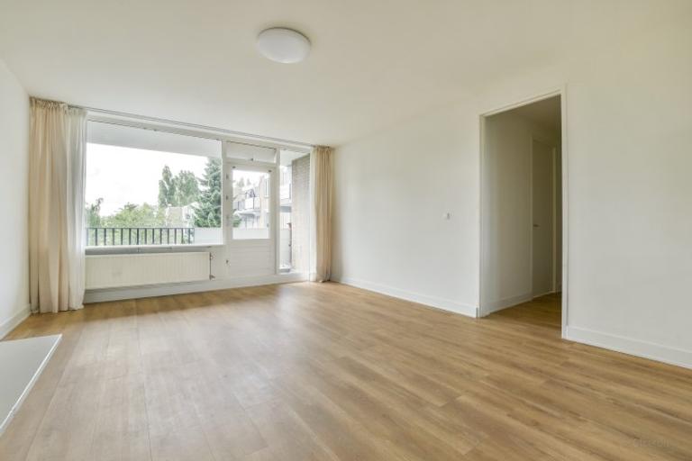 Licht 3-slaapkamerappartement met balkon - Afbeelding 3