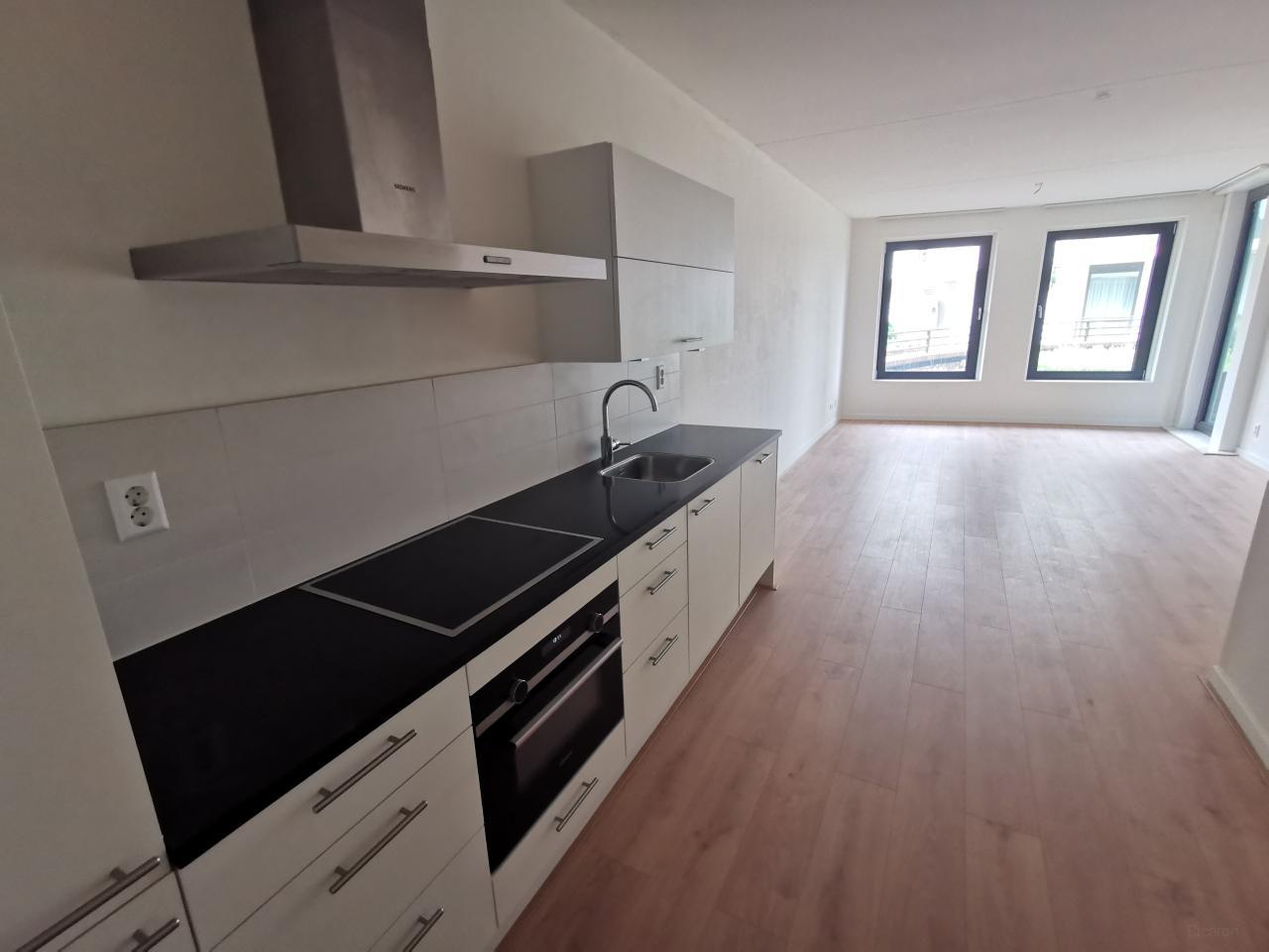 83 m² apartment with balcony in De Kolenkit - Image 4