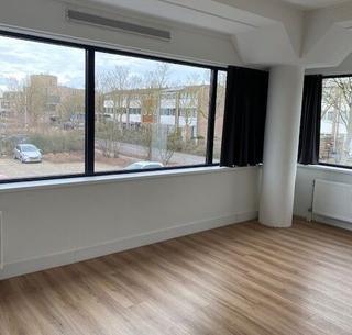 Private Parking and Rooftop Terrace in Zoetermeer - Image 5