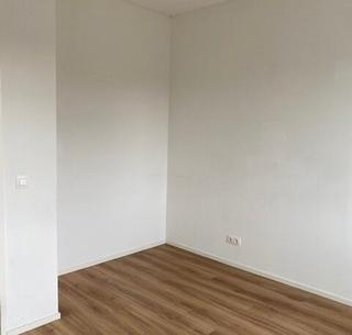 Private Parking and Rooftop Terrace in Zoetermeer - Image 6