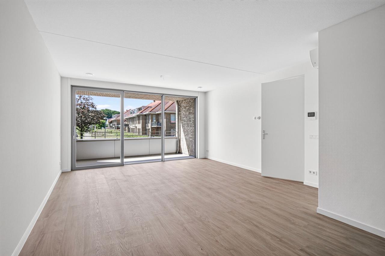 Step-Free One-Bedroom Apartment by the Forest - Image 3