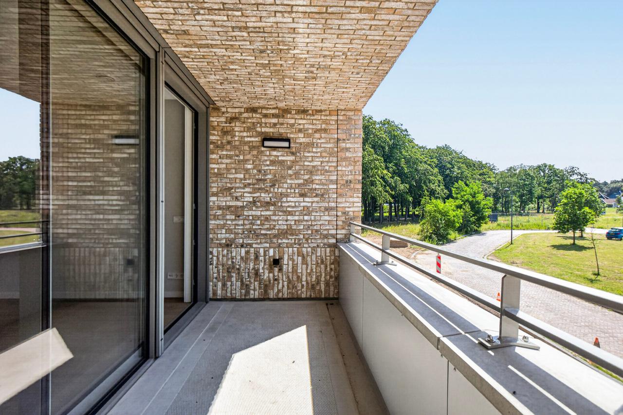 Step-Free One-Bedroom Apartment by the Forest - Image 4