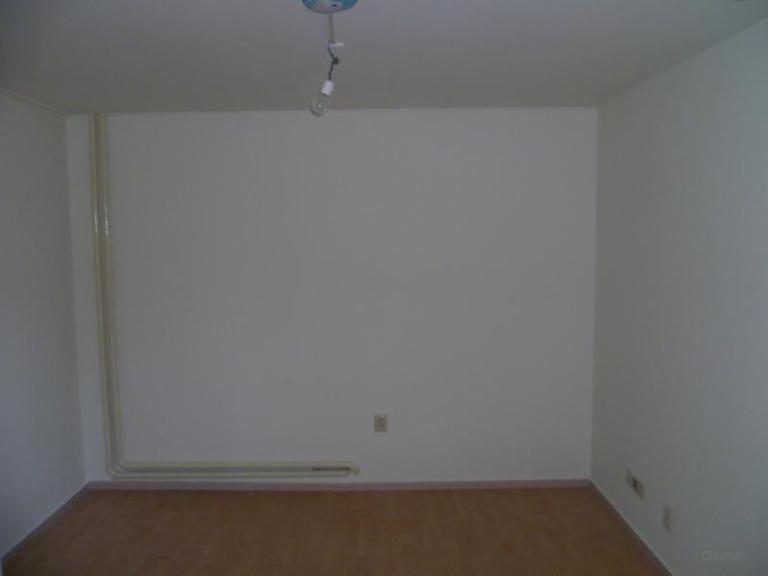 One-bedroom apartment near Domplein, Utrecht - Image 4