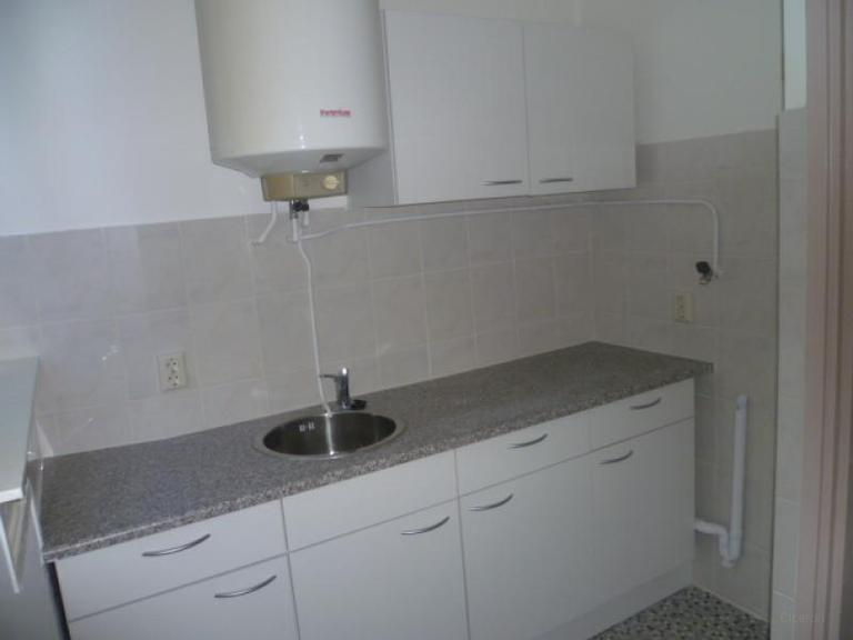 One-bedroom apartment near Domplein, Utrecht - Image 5