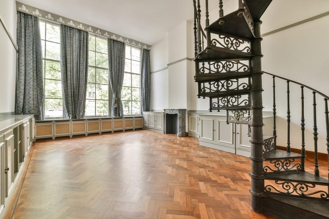 Loft with High Ceilings on the Keizersgracht - Image 3