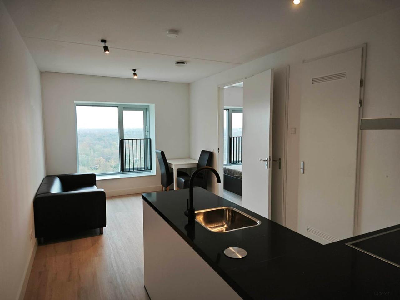 Gemeubileerd appartement op 17e verdieping - Afbeelding 1