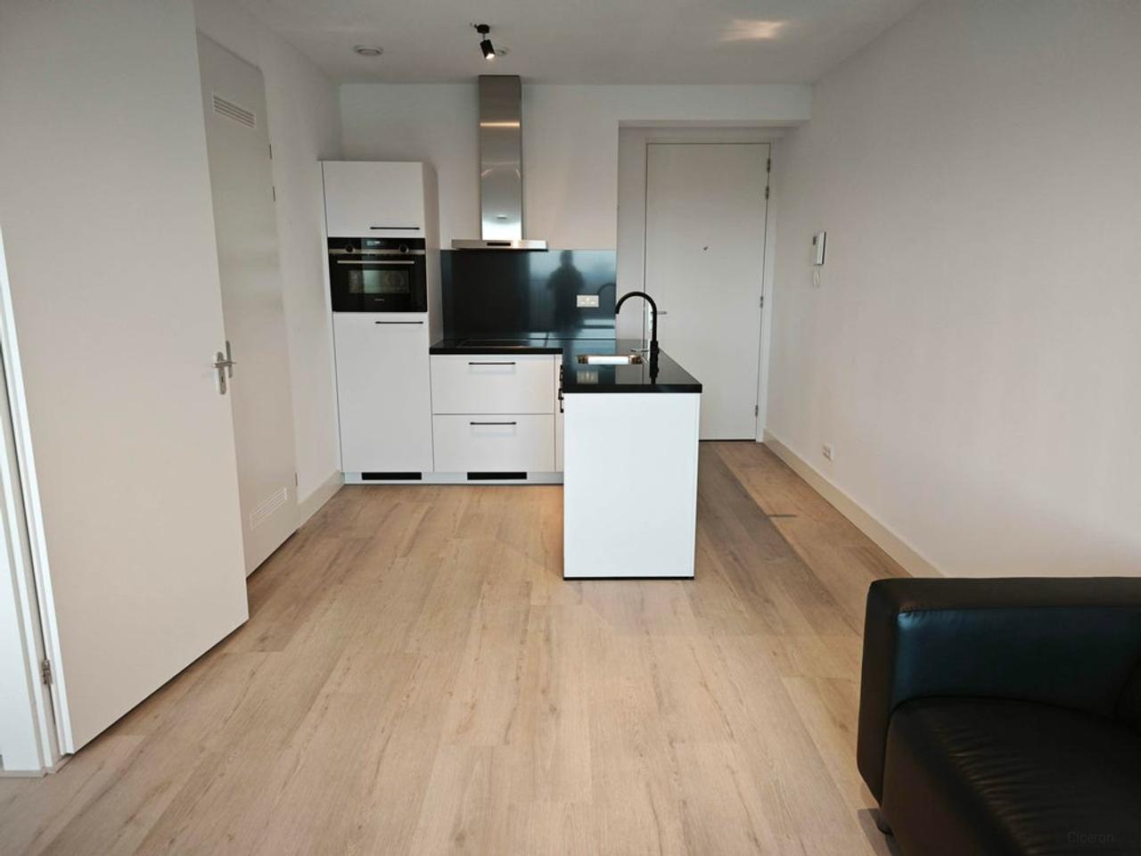 Gemeubileerd appartement op 17e verdieping - Afbeelding 3