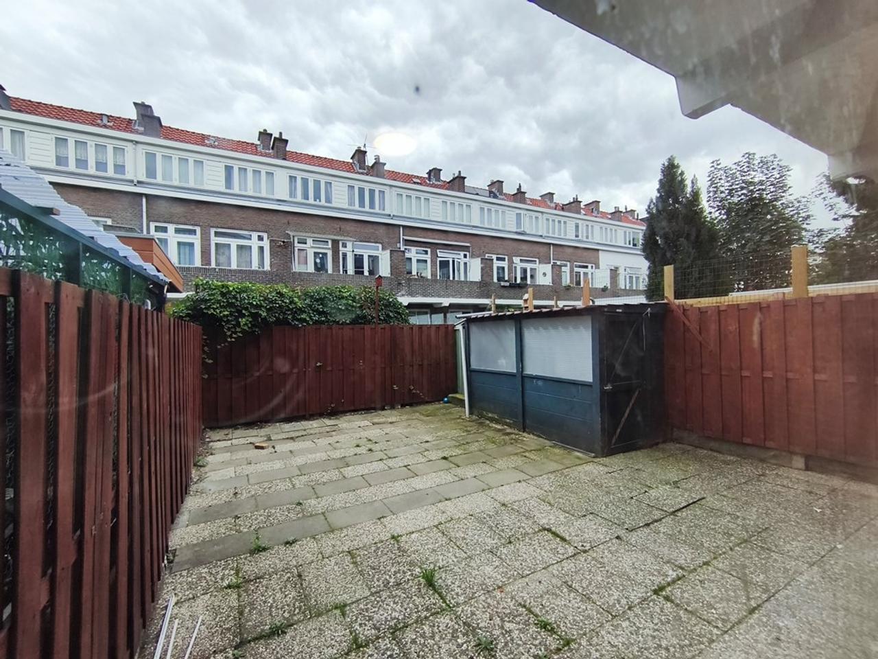 Ground-floor home with garden and 3 bedrooms - Image 2