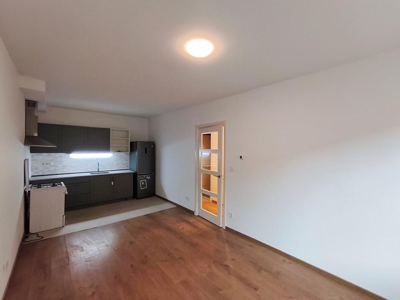 Ground-floor home with garden and 3 bedrooms - Image 6