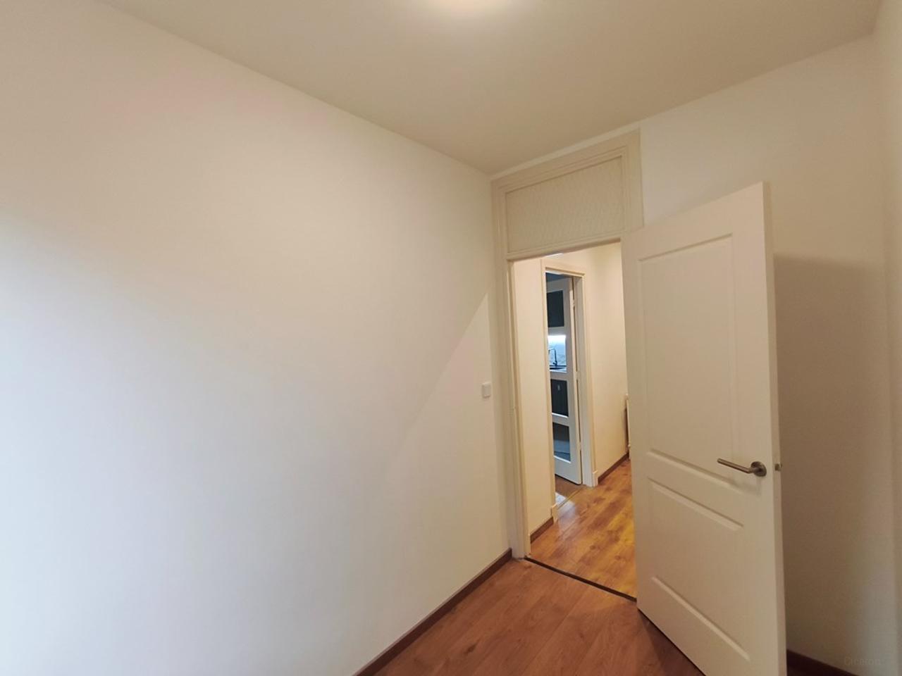Ground-floor home with garden and 3 bedrooms - Image 9