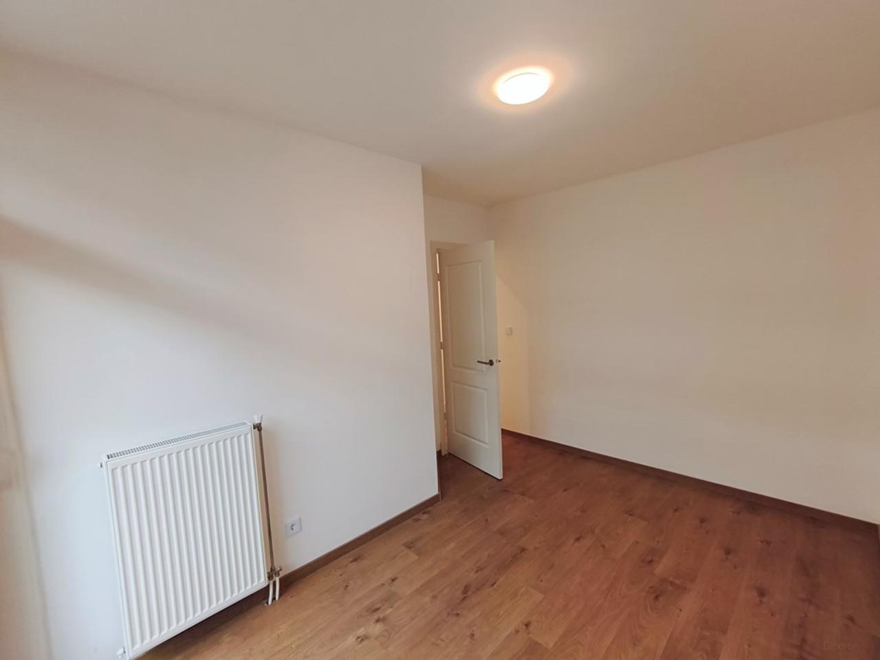 Ground-floor home with garden and 3 bedrooms - Image 11
