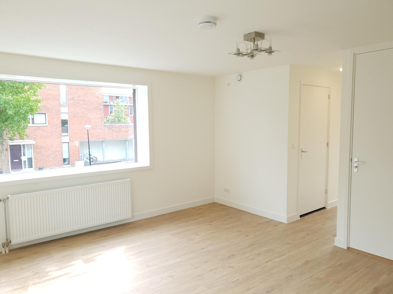 Available now: 2-bedroom apartment in Bijlmer Oost - Image 2
