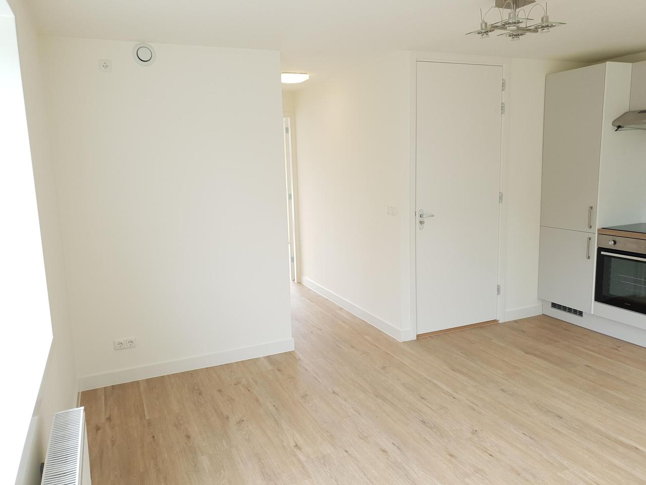 Available now: 2-bedroom apartment in Bijlmer Oost - Image 4