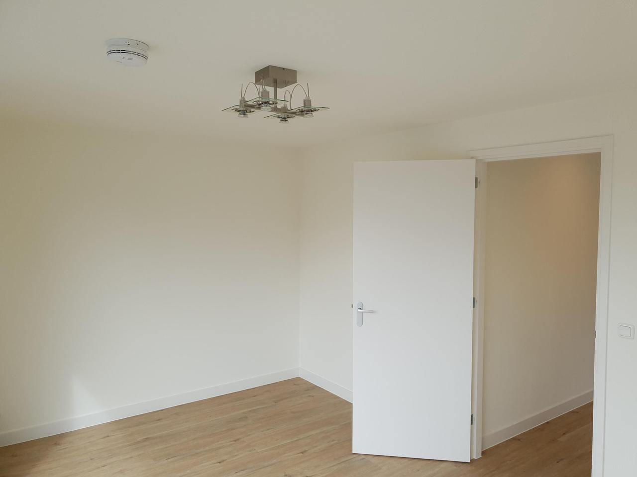 Available now: 2-bedroom apartment in Bijlmer Oost - Image 9