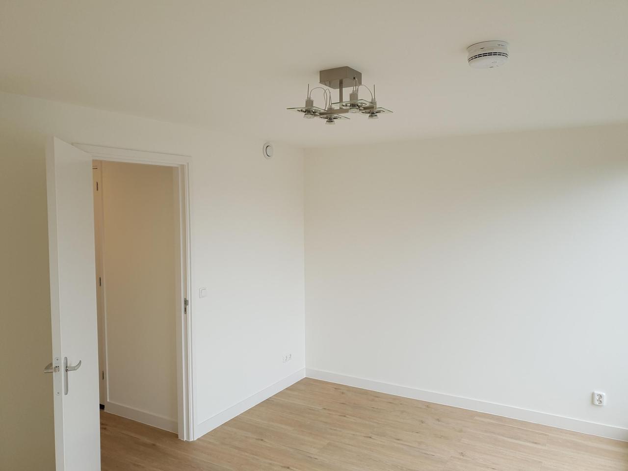 Available now: 2-bedroom apartment in Bijlmer Oost - Image 10