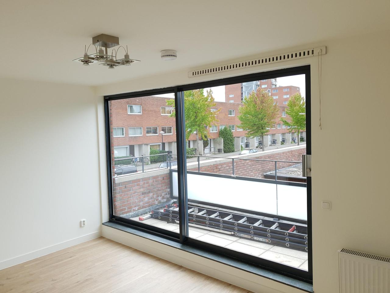 Available now: 2-bedroom apartment in Bijlmer Oost - Image 11