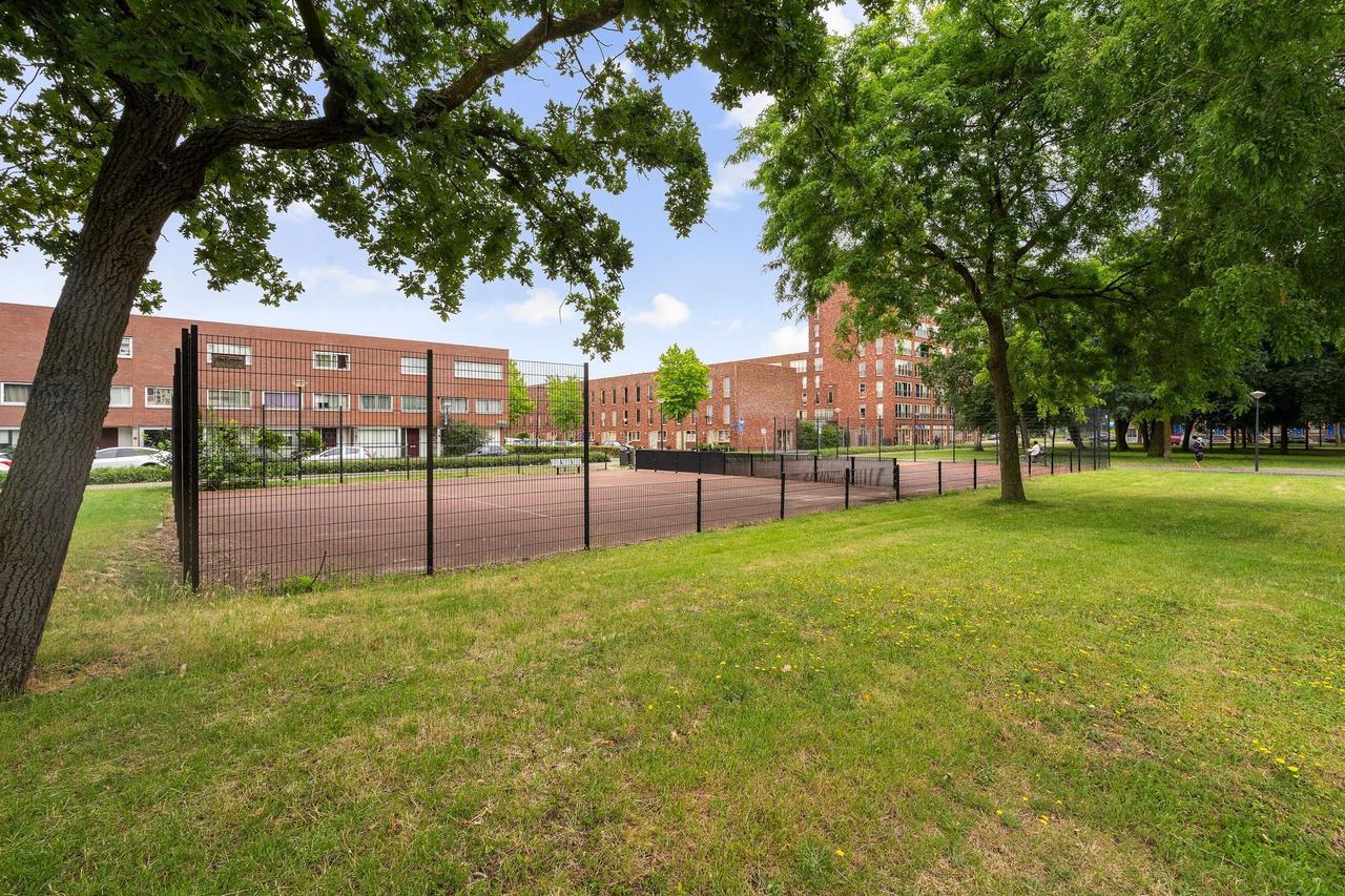 Available now: 2-bedroom apartment in Bijlmer Oost - Image 16