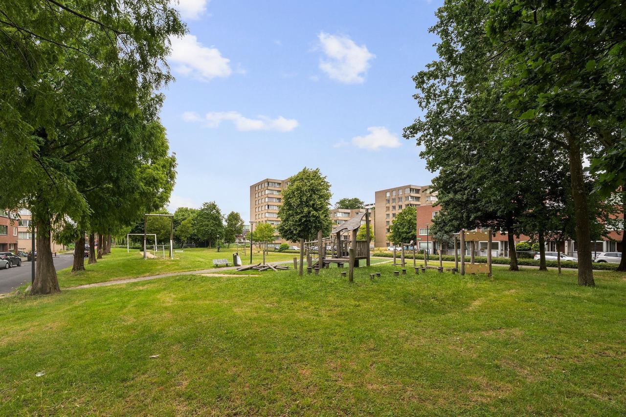 Available now: 2-bedroom apartment in Bijlmer Oost - Image 17