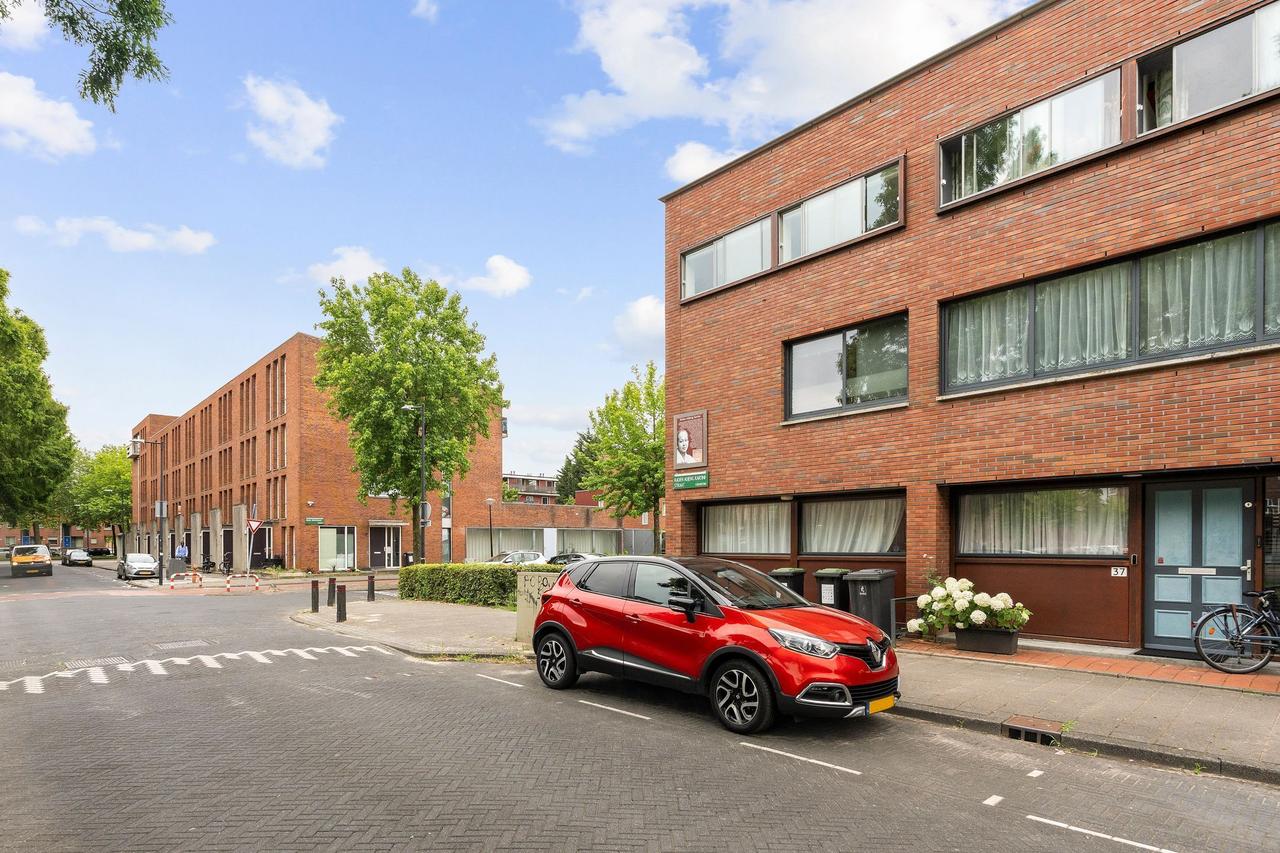 Available now: 2-bedroom apartment in Bijlmer Oost - Image 18