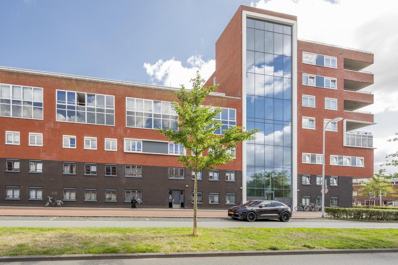Wonen aan het Eemplein met balkon - Afbeelding 1