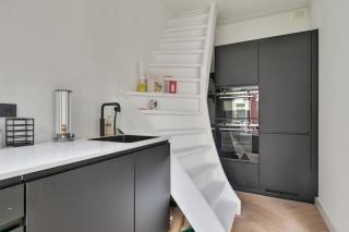 Furnished 2-Bedroom Apartment in Oud-West - Image 5