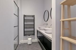 Furnished 2-Bedroom Apartment in Oud-West - Image 8