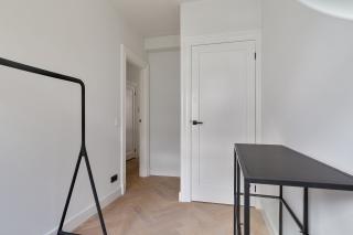Furnished 2-Bedroom Apartment in Oud-West - Image 11