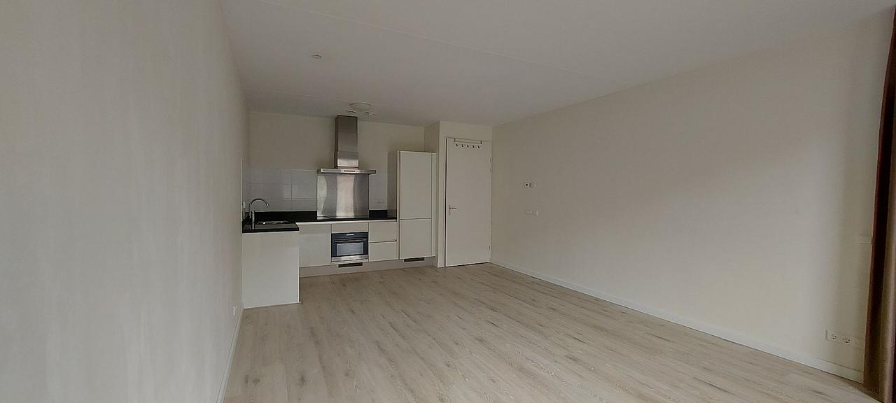 Southwest-facing terrace in Brielle - Image 4