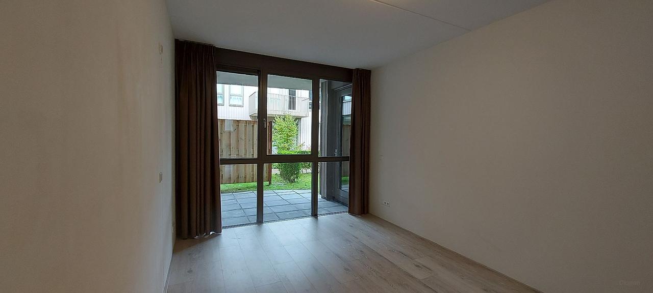Southwest-facing terrace in Brielle - Image 6