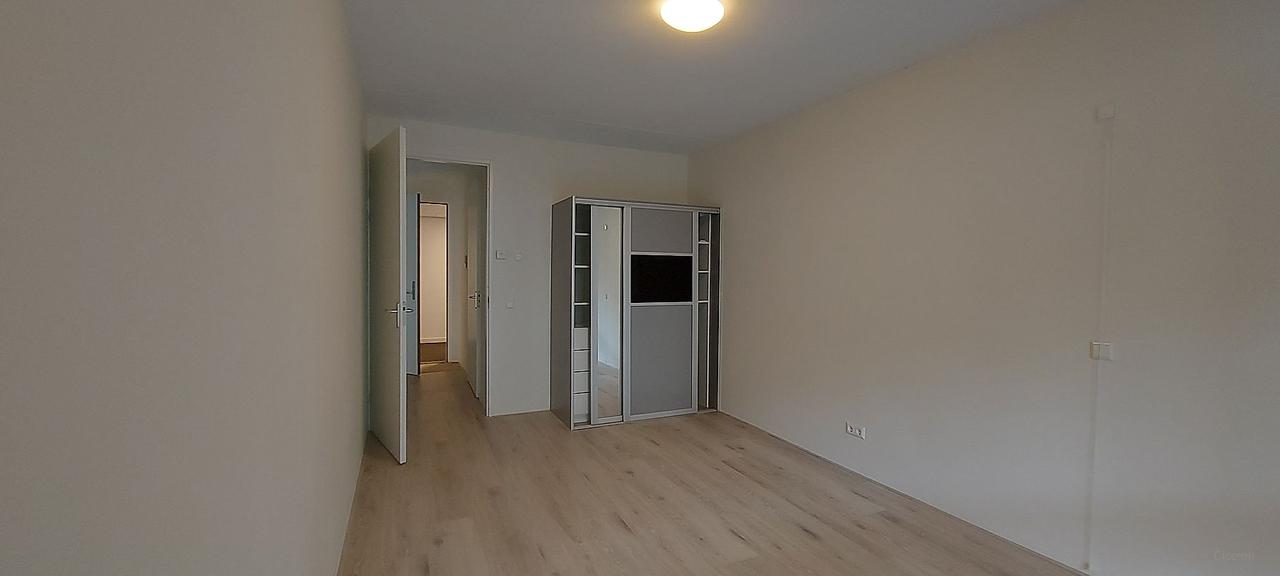 Southwest-facing terrace in Brielle - Image 7